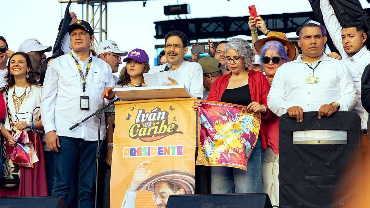 El cierre de Iván Cepeda: ovación en vía carnavalera de Barranquilla