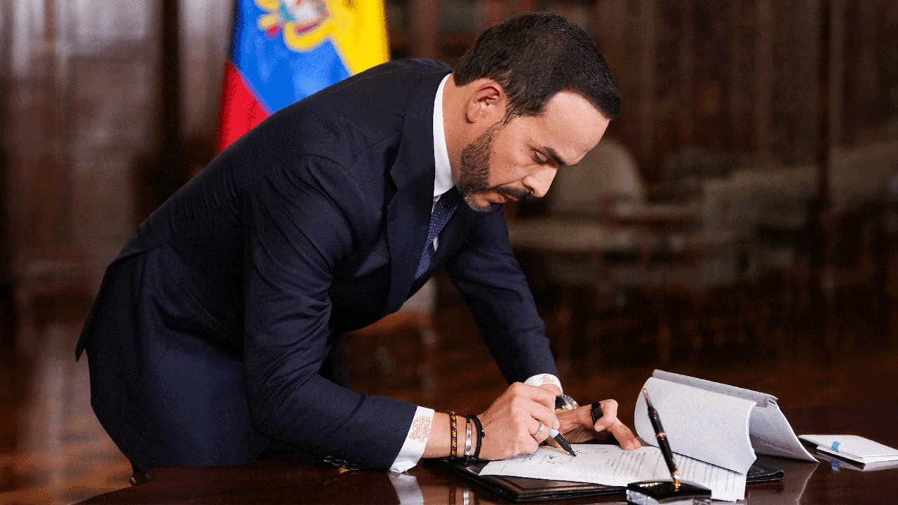 La defensa del presidente Abelardo de la Espriella en una demanda que le atribuye una 'inhabilidad'