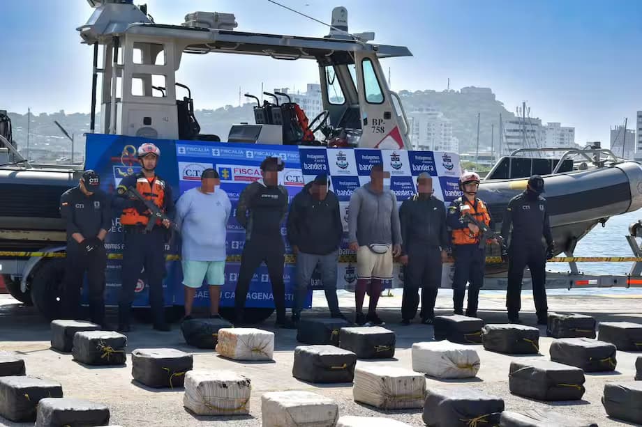 La Armada incautó 5,4 toneladas de cocaína en el Caribe y capturó a siete personas. Créditos: Armada Nacional
