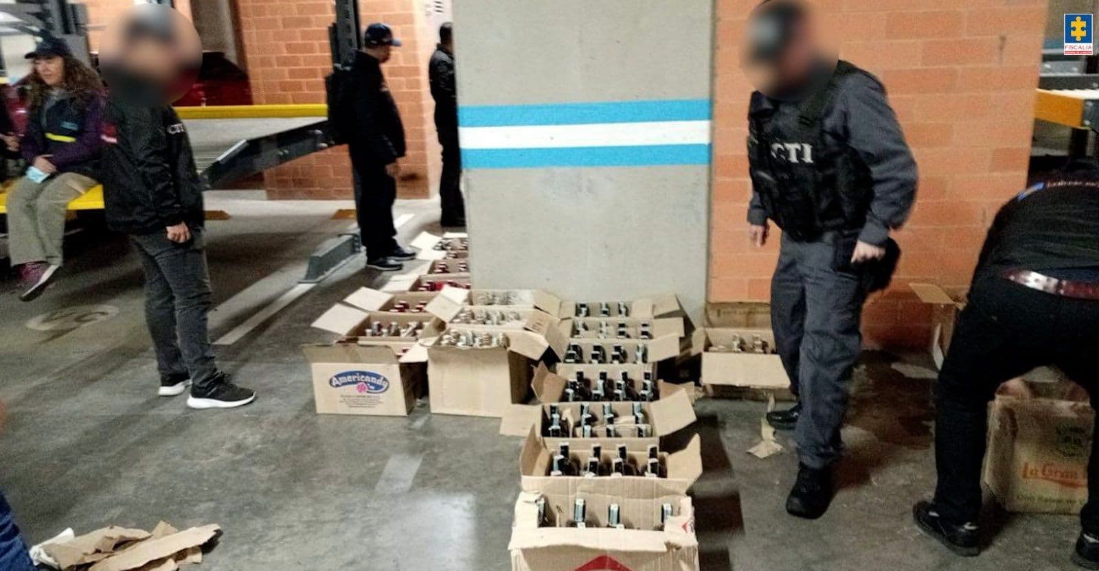Incautan más de 8.500 botellas de licor adulterado en el centro de Bogotá