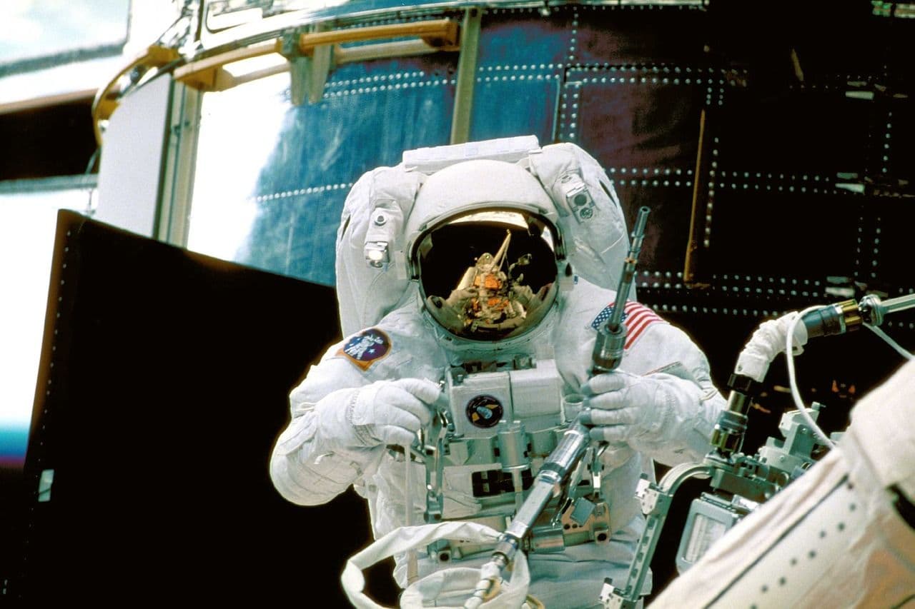 photologuephotos2023-06astronaut-989_1280jpg