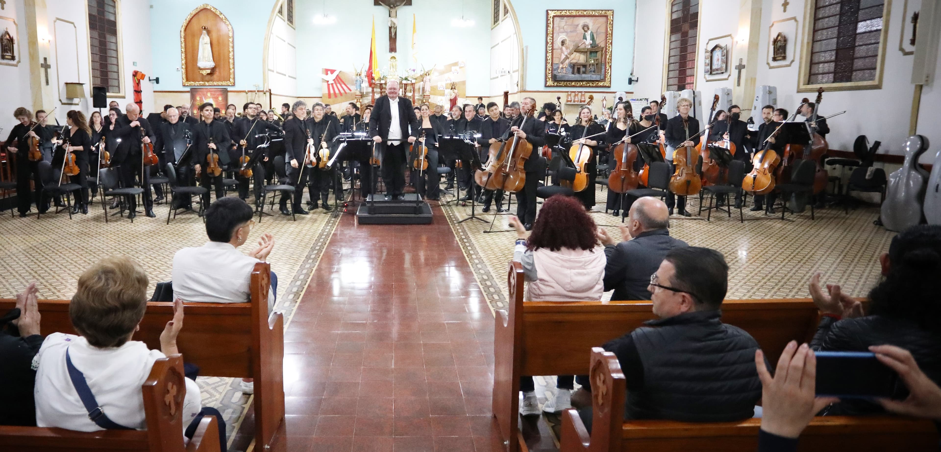 photologuephotos2023-06filarmonica_con_muus_1jpg