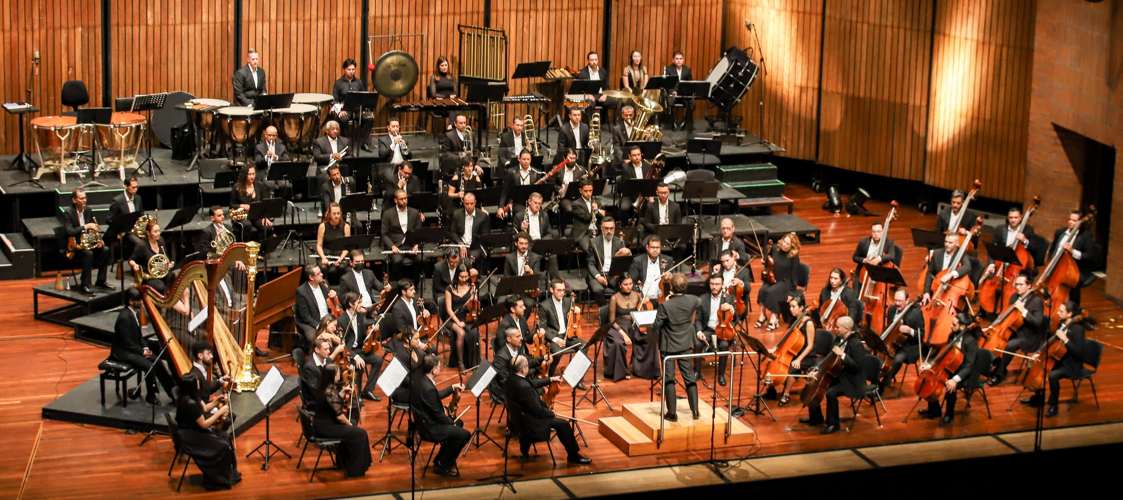 photologuephotos2023-08filarmonica_med_thumbnailjpg