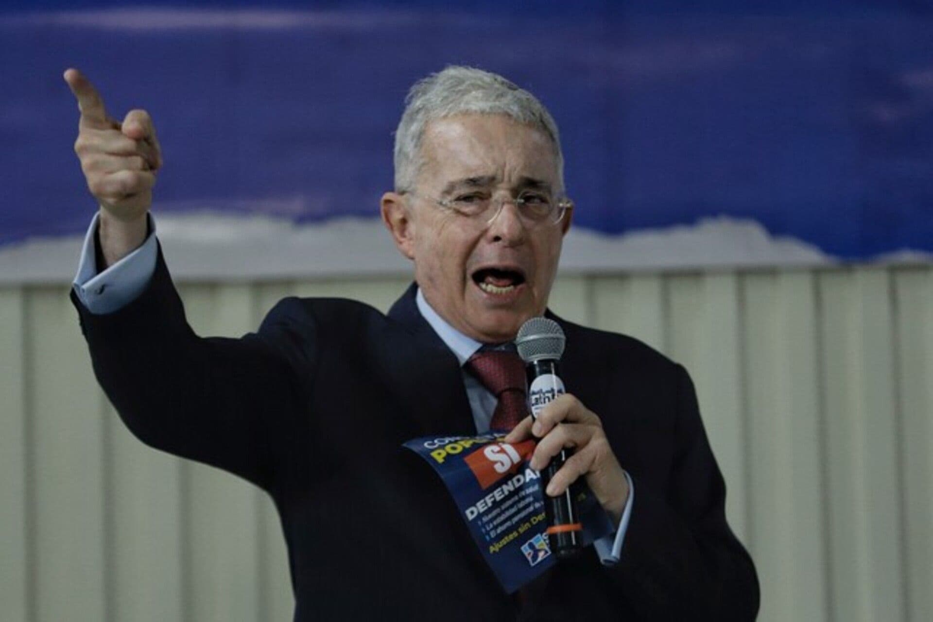 photologuephotos2023-08alvaro_uribe_tiktok_1jpg