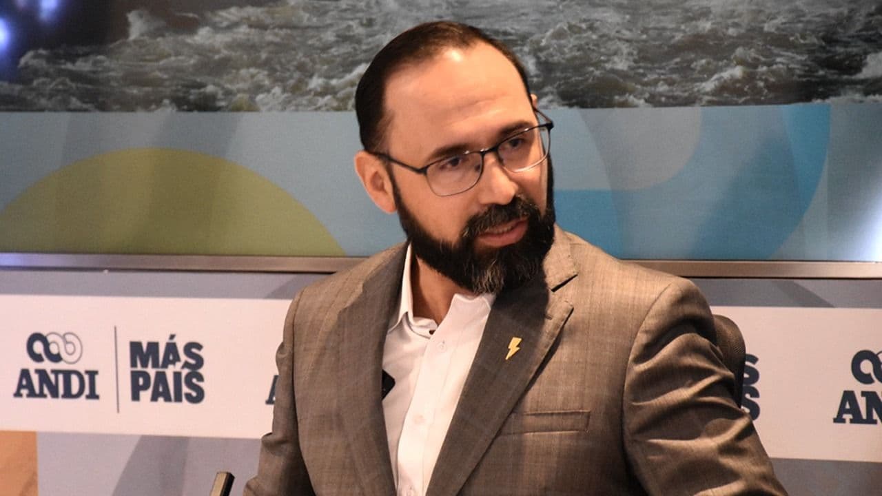 photologuephotos2024-02ministro_de_minas_y_energia_andres_camachojpeg