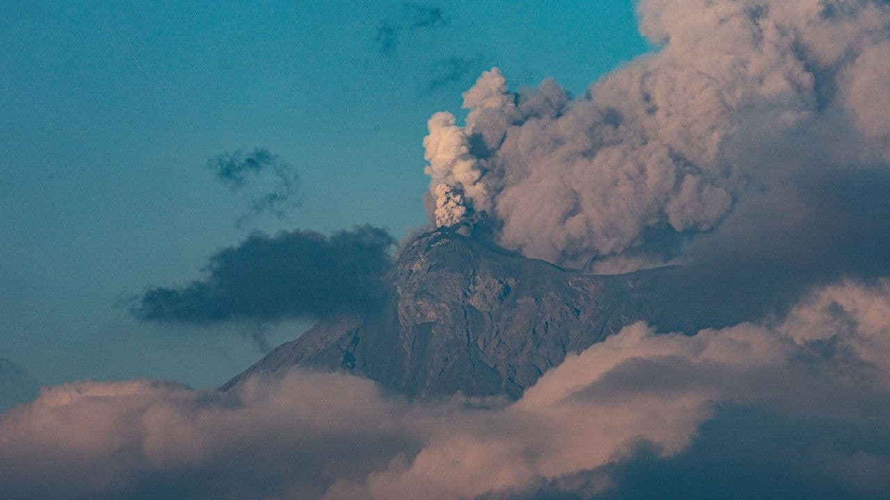 photologuephotos2025-03volcan_del_fuegojpg