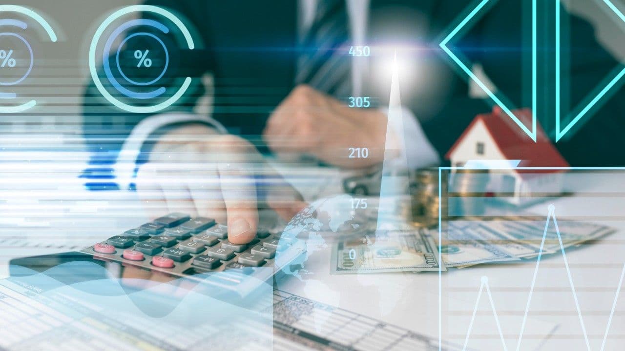 photologuephotos2025-04business-concept-with-calculator-close-up_1jpg