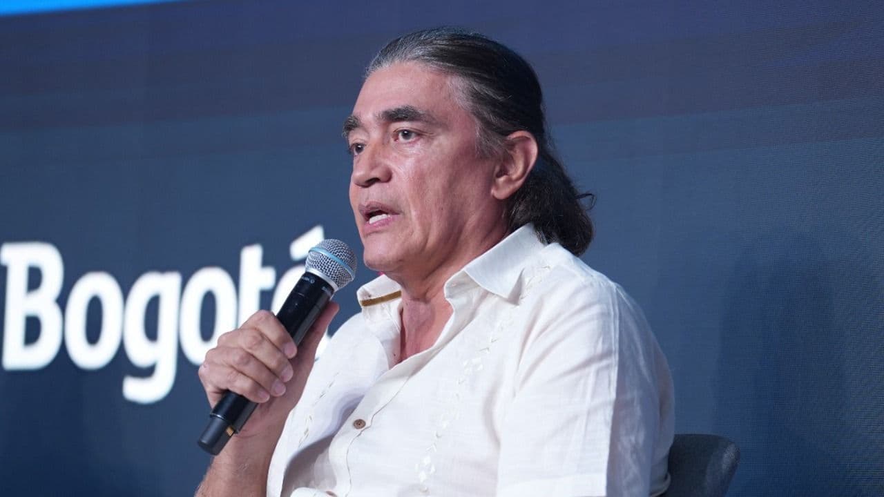 photologuephotos2025-06gustavo_bolivar_asobancariajpeg