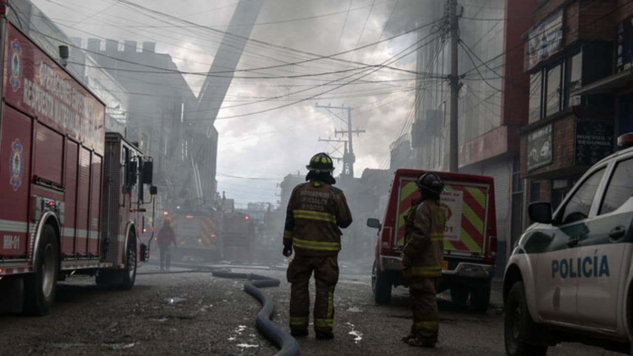 photologuephotos2025-07metro_de_bogota_rechaza_relacion_entre_grave_incendio_y_obras_del_proyecto_en_la_avenida_caracasjpg