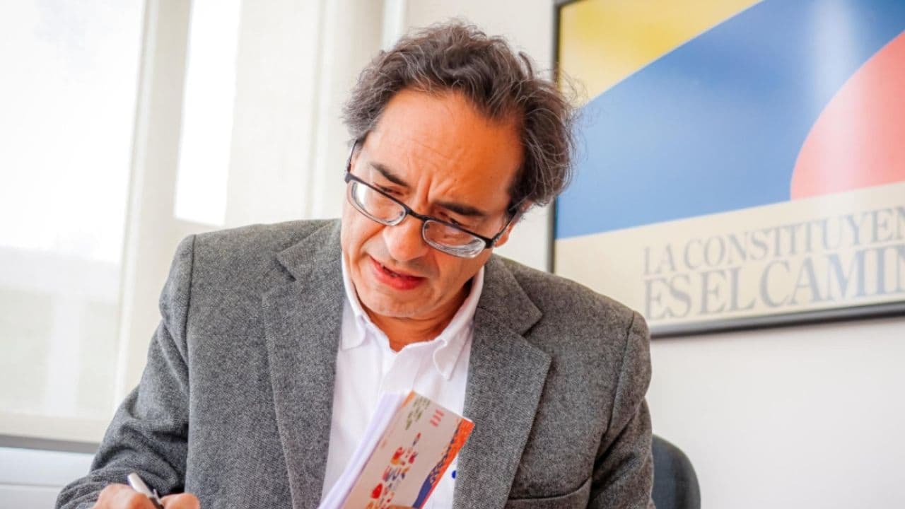 photologuephotos2025-08exviceministro_de_educacionjpg