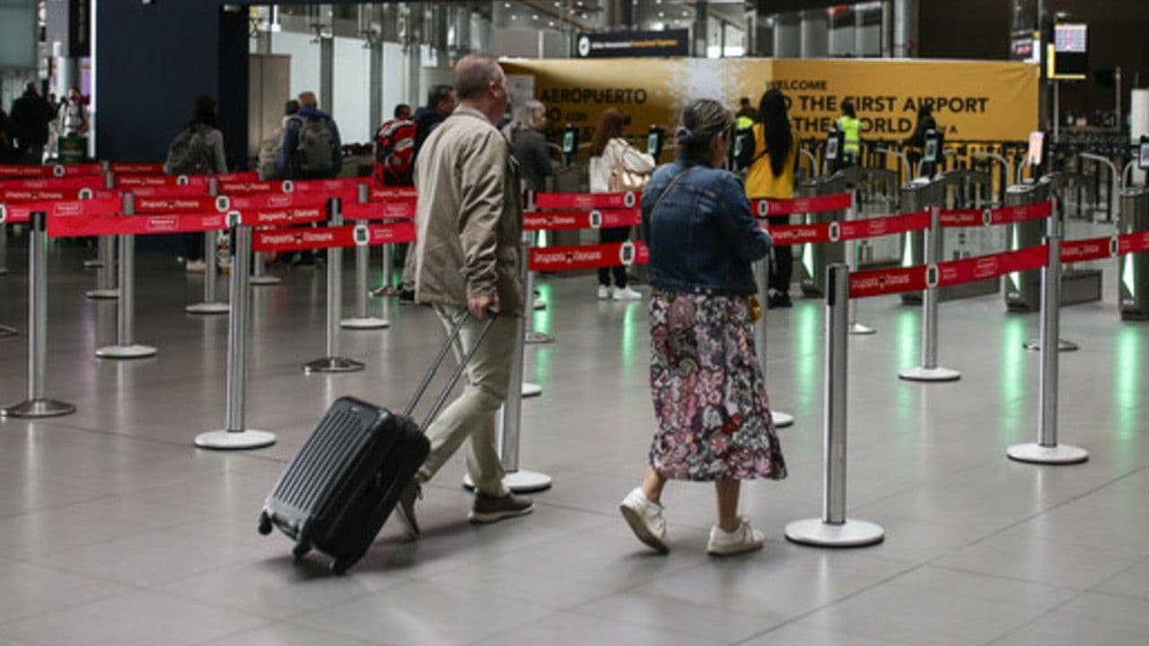 photologuephotos2025-08turistas_internacionalesjpg