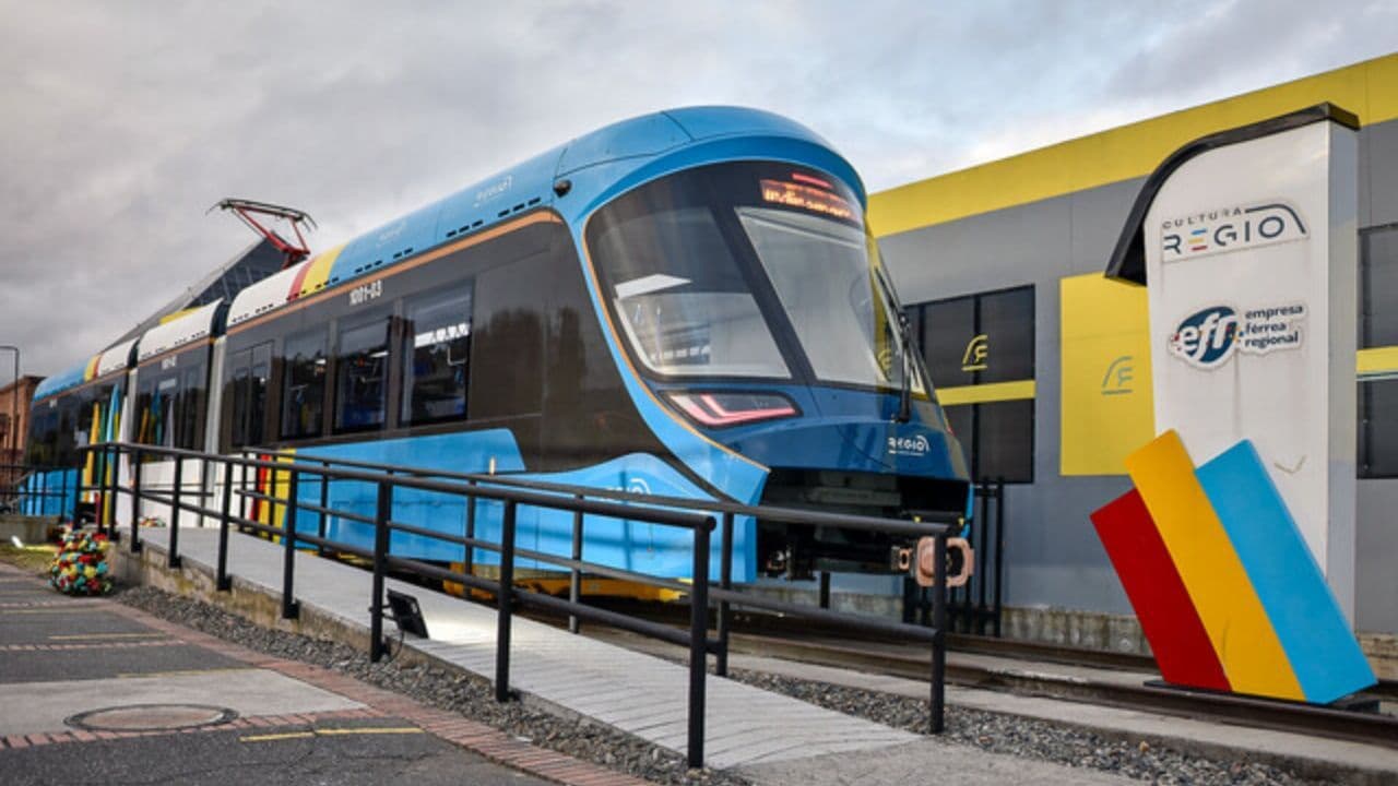 photologuephotos2025-09entro_en_operacion_la_primera_subestacion_electrica_del_regiotram_de_occidentejpg