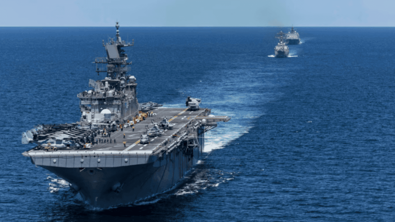 Buque de asalto anfibio USS Iwo Jima.