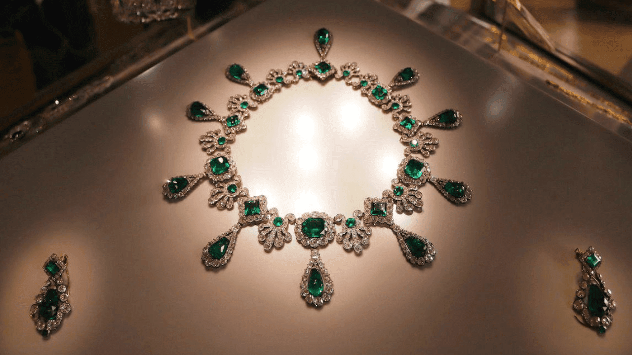 Esmeraldas colombianas robadas del Louvre
