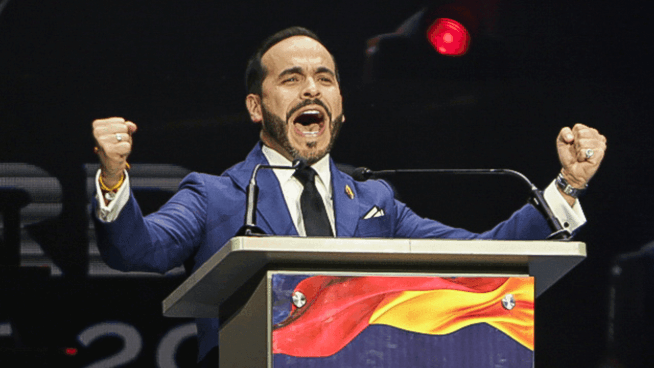 Abelardo de la Espriella en la convención de Defensores de la Patria