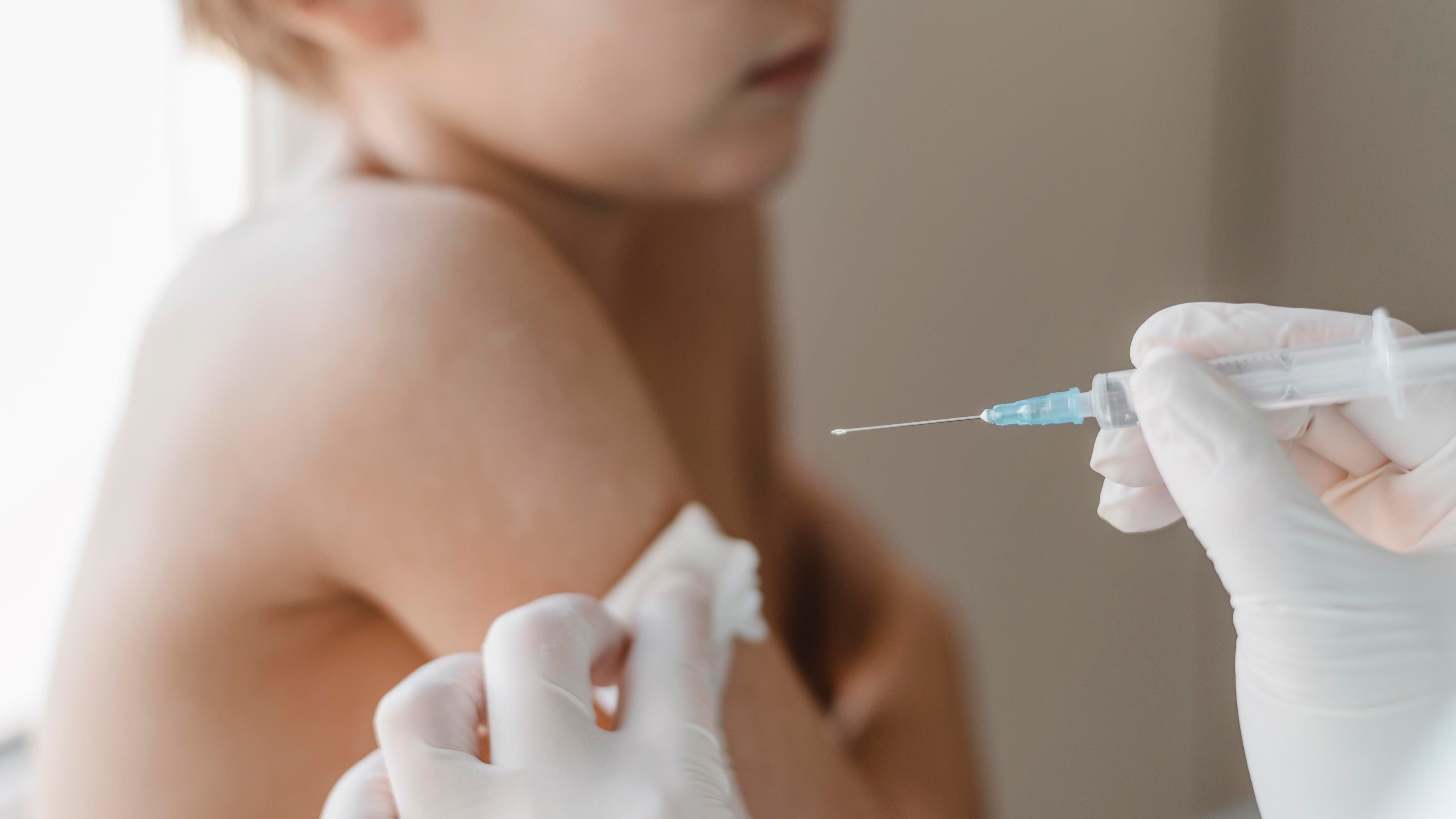 Llegaron a Bogotá 3.800 dosis del anticuerpo nirsevimab. Créditos: Freepik