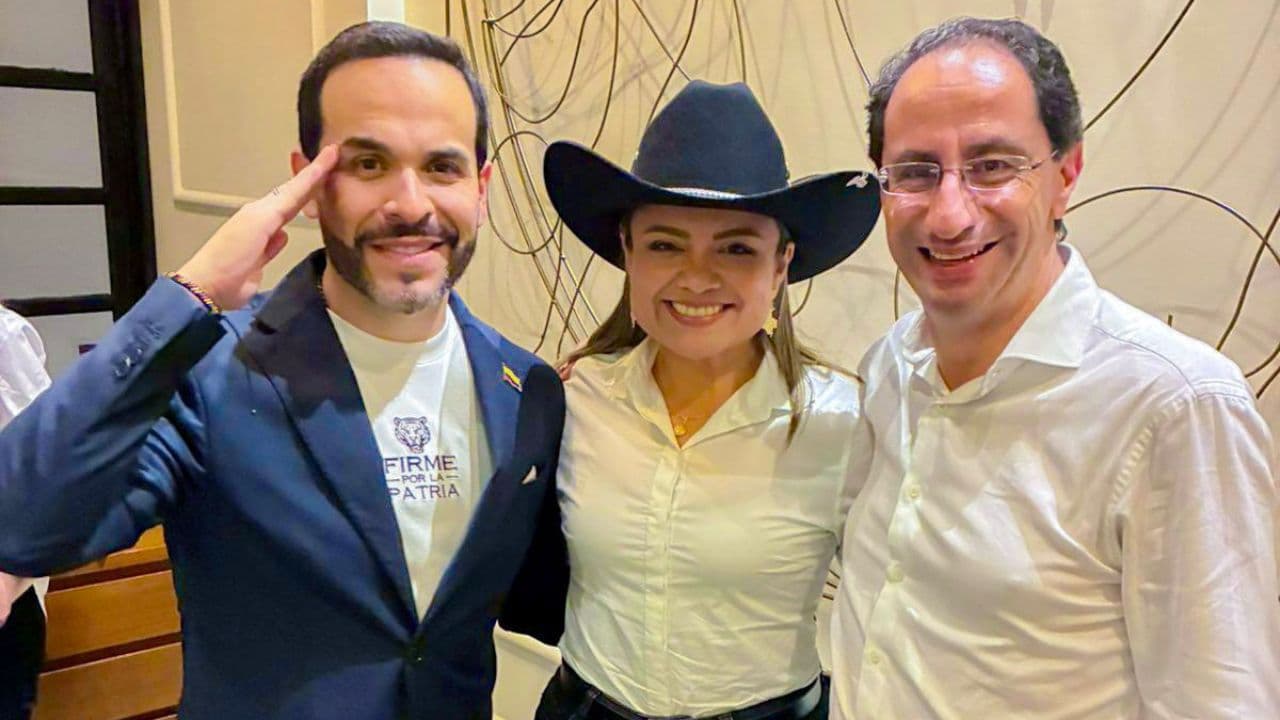 Lina Garrido junto a Abelardo de la Espriella