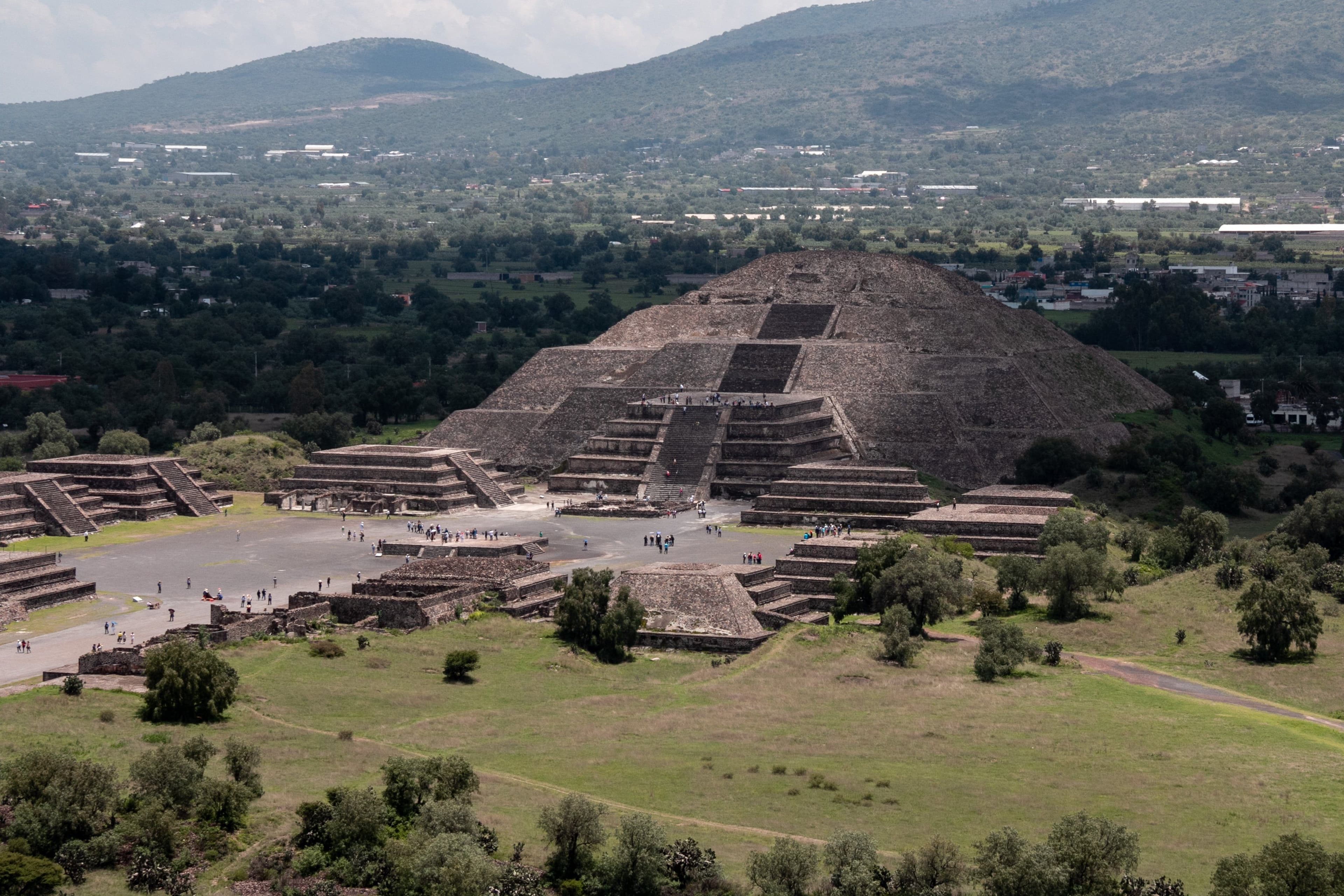 hermosa-foto-piramide-sol-teotihuacan-mexico.jpg