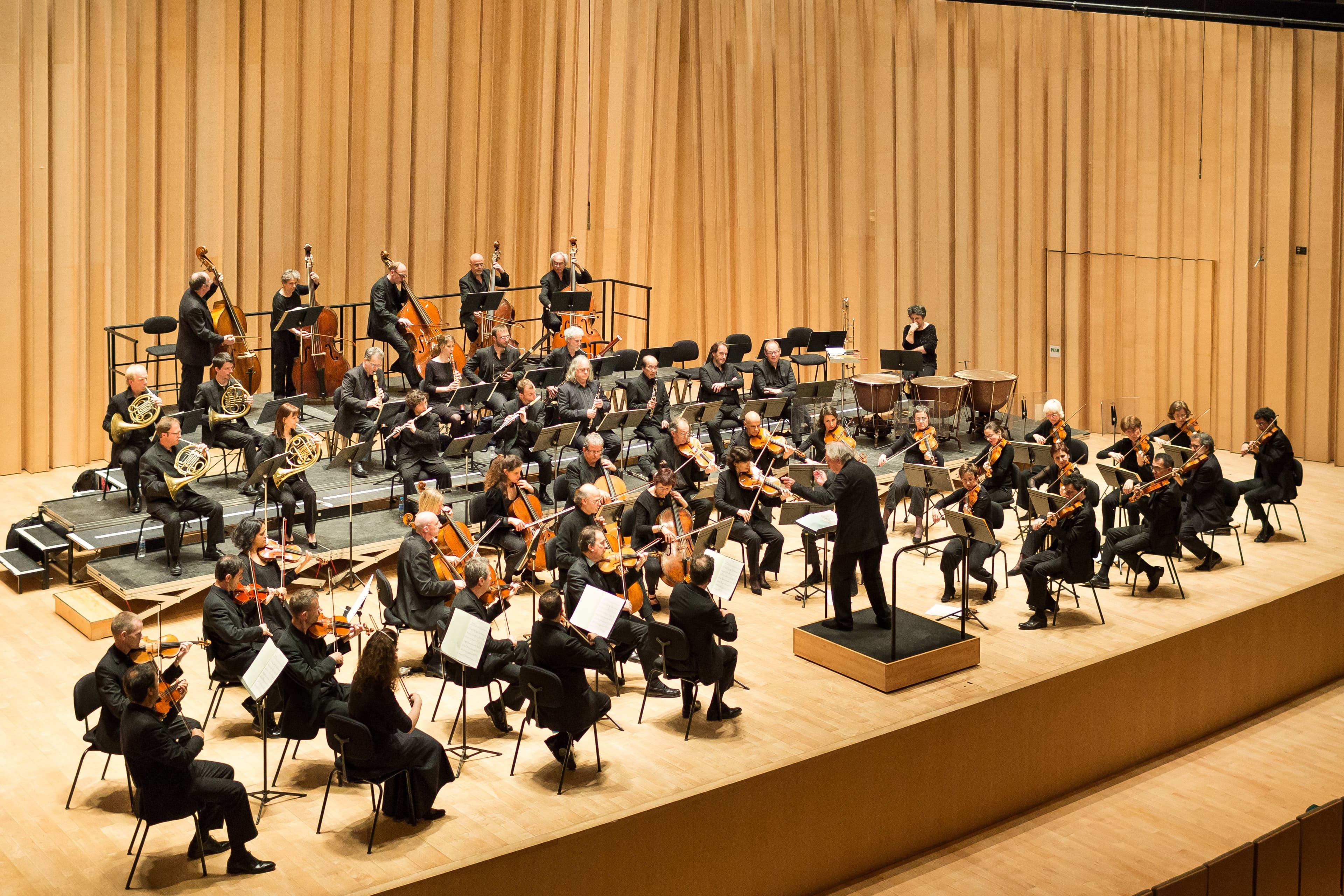 photologuephotos2023-03orchestre_des_champs-elysees_orquesta_de_los_campos_eliseos_francia_photo_arthur_pequinjpg
