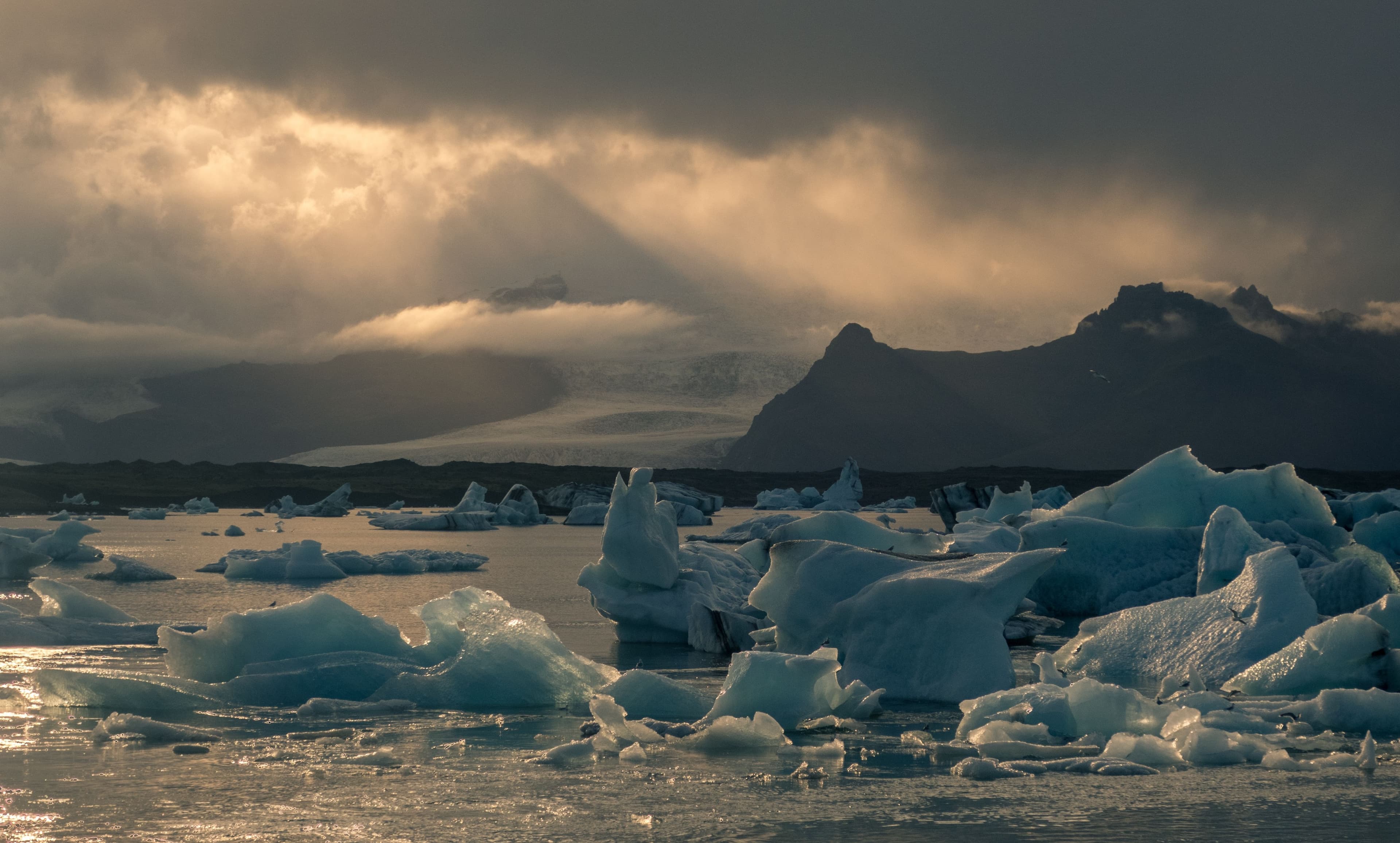 photologuephotos2023-06oceano_artico_deshielojpg