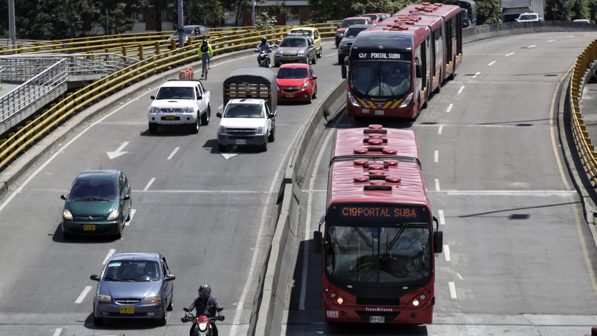 photologuephotos2023-03transmilenio_bogotajpg