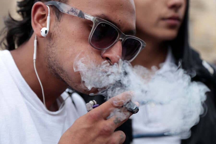 photologuephotos2023-03cannabis_regularizacionjpg