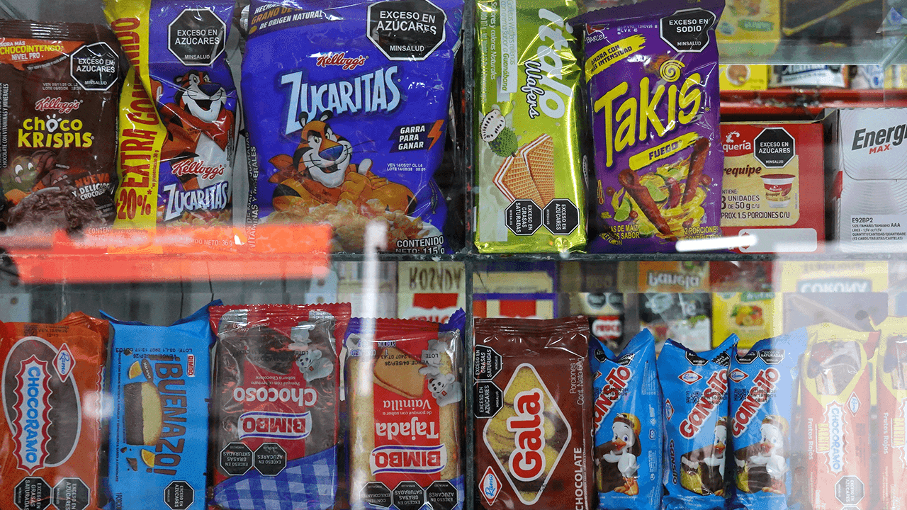 Impuesto saludable: qué está en juego si se elimina un gravamen que ha recaudado 4,8 billones de pesos en tres años