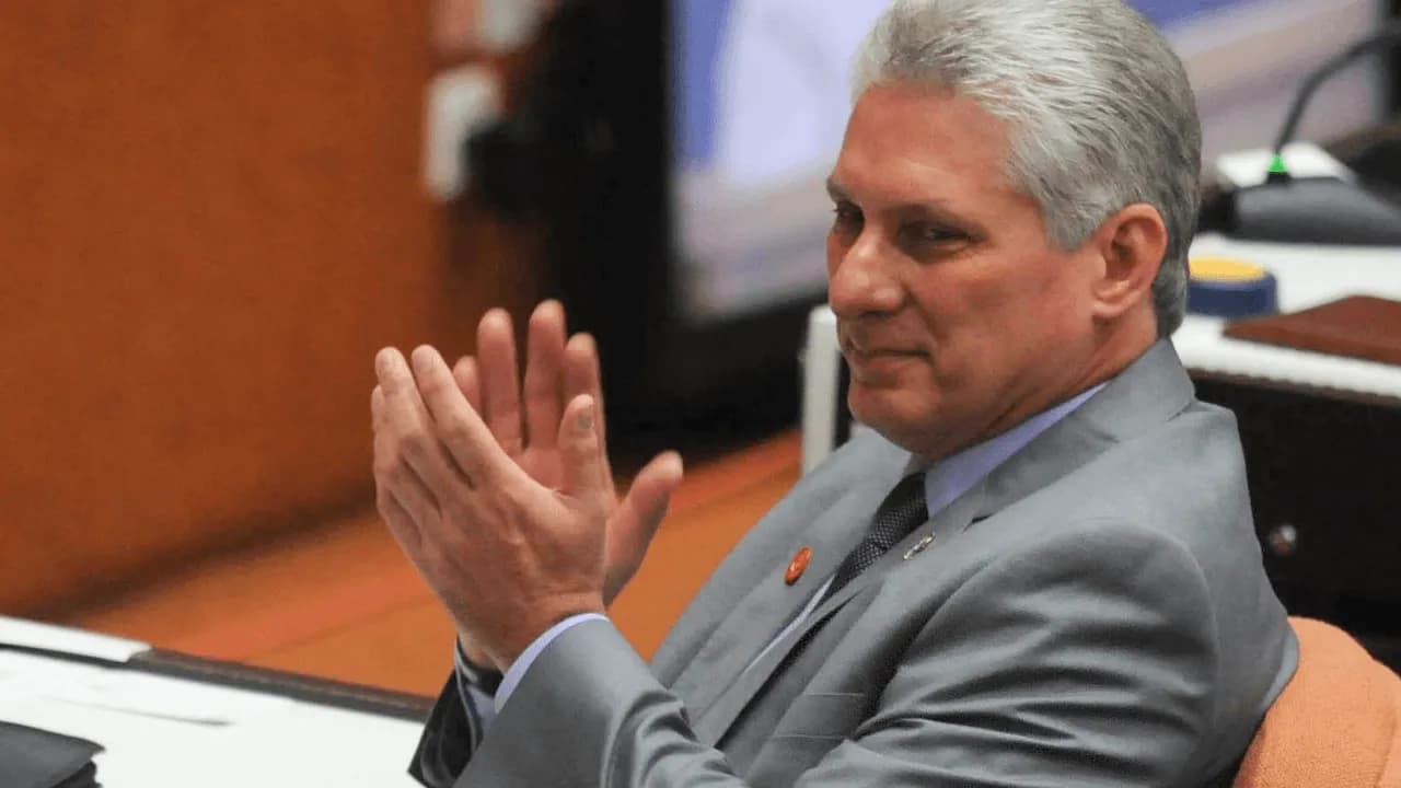 En Cuba: ¿cambio de rumbo de la revolución? Por Julio Londoño