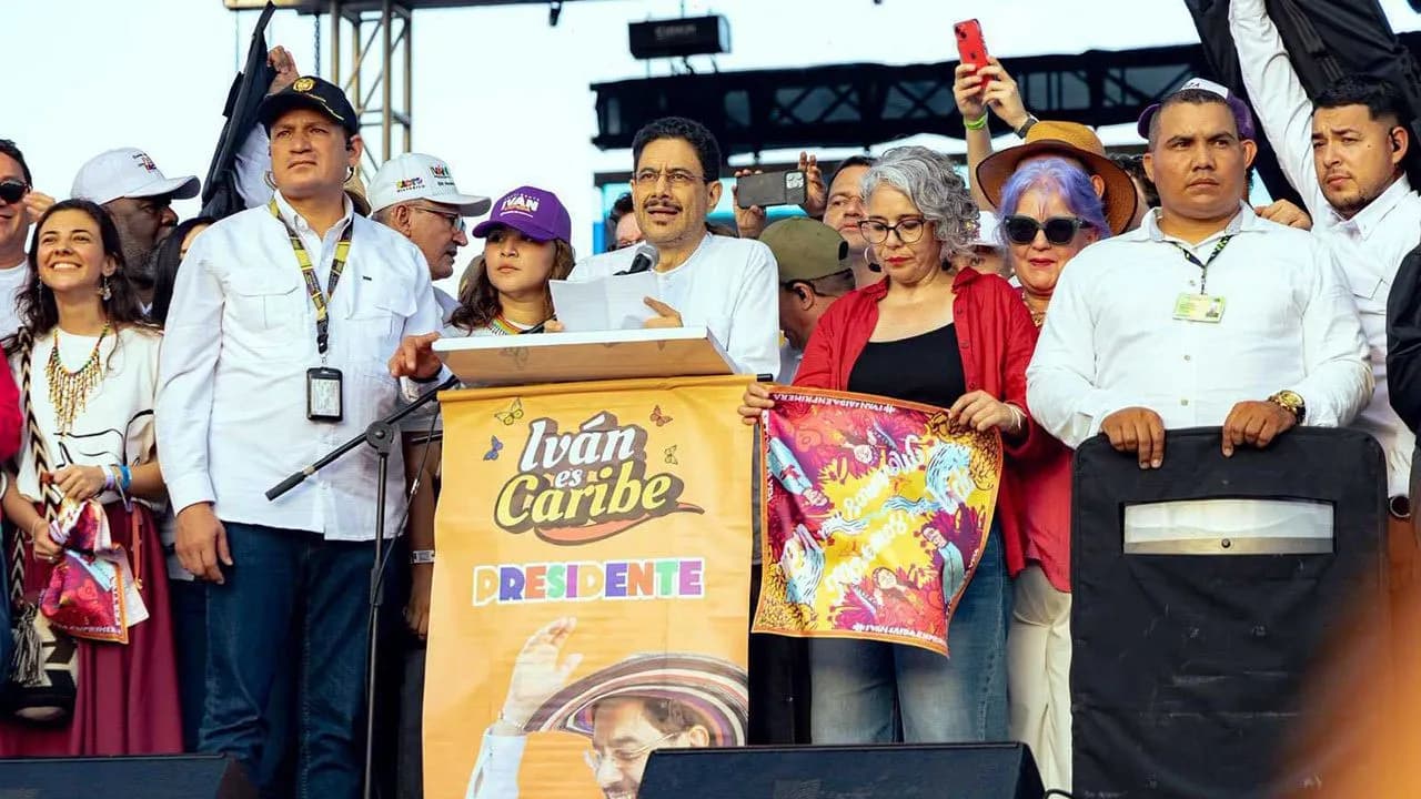 El cierre de Iván Cepeda: ovación en vía carnavalera de Barranquilla