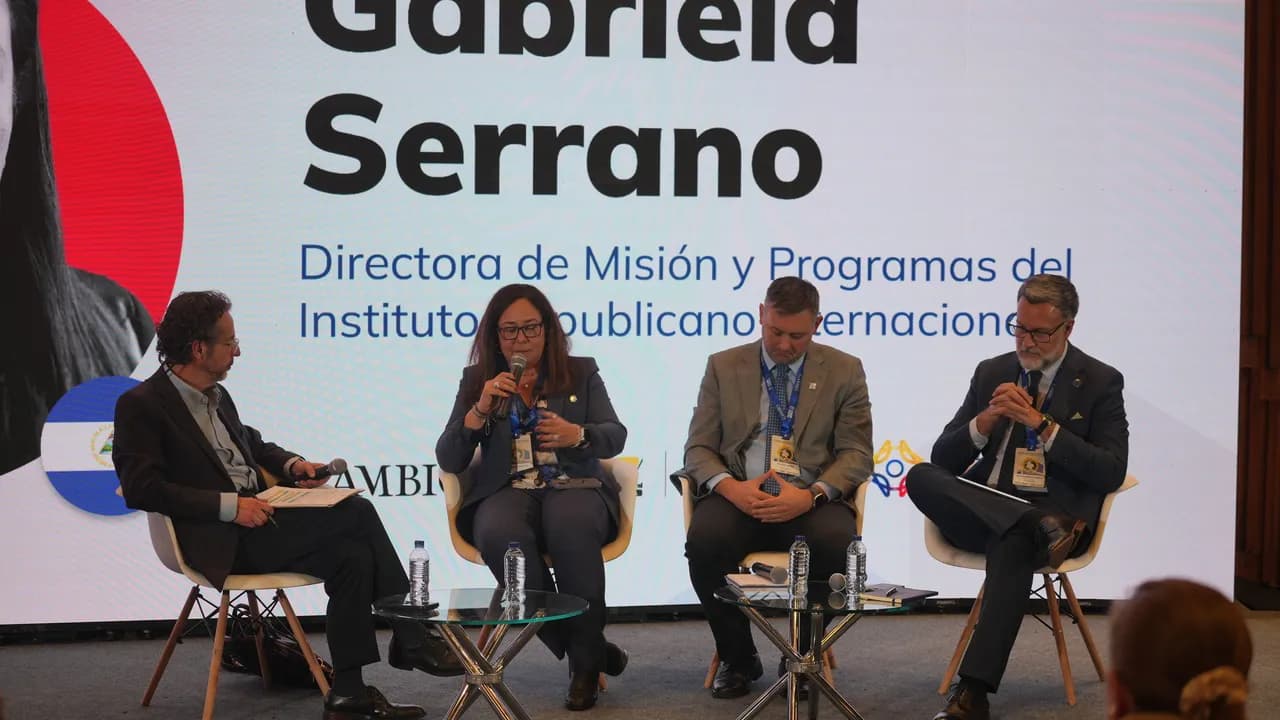 La democracia también se protege desde afuera: observación internacional y garantías electorales La democracia también se protege desde afuera: observación internacional y garantías electorales