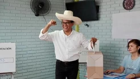 Lecciones de un futuro incierto en el Perú, por Julio Londoño Paredes Lecciones de un futuro incierto en el Perú, por Julio Londoño Paredes