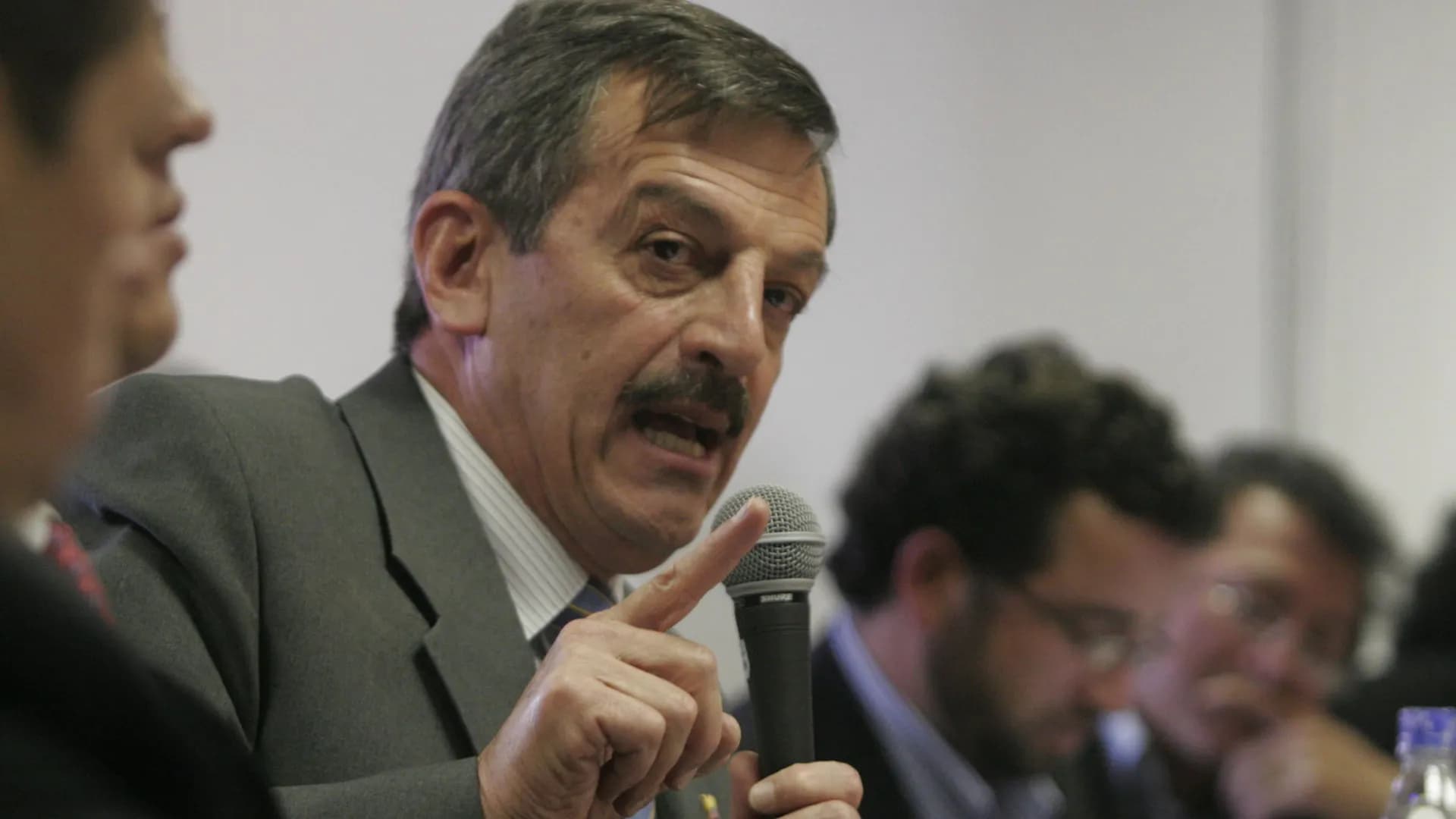 Caso del magistrado Carlos Horacio Urán llega a Miami: Plazas Vega enfrentará juicio civil