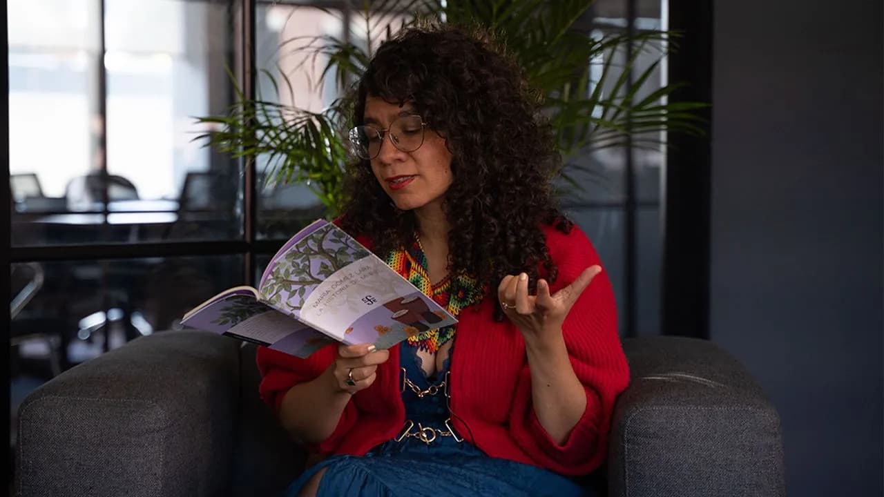 María Gómez Lara, La historia de mi piel, poesía colombiana, racismo, colonialismo, xenofobia, migración, entrevista, CAMBIO, poemario