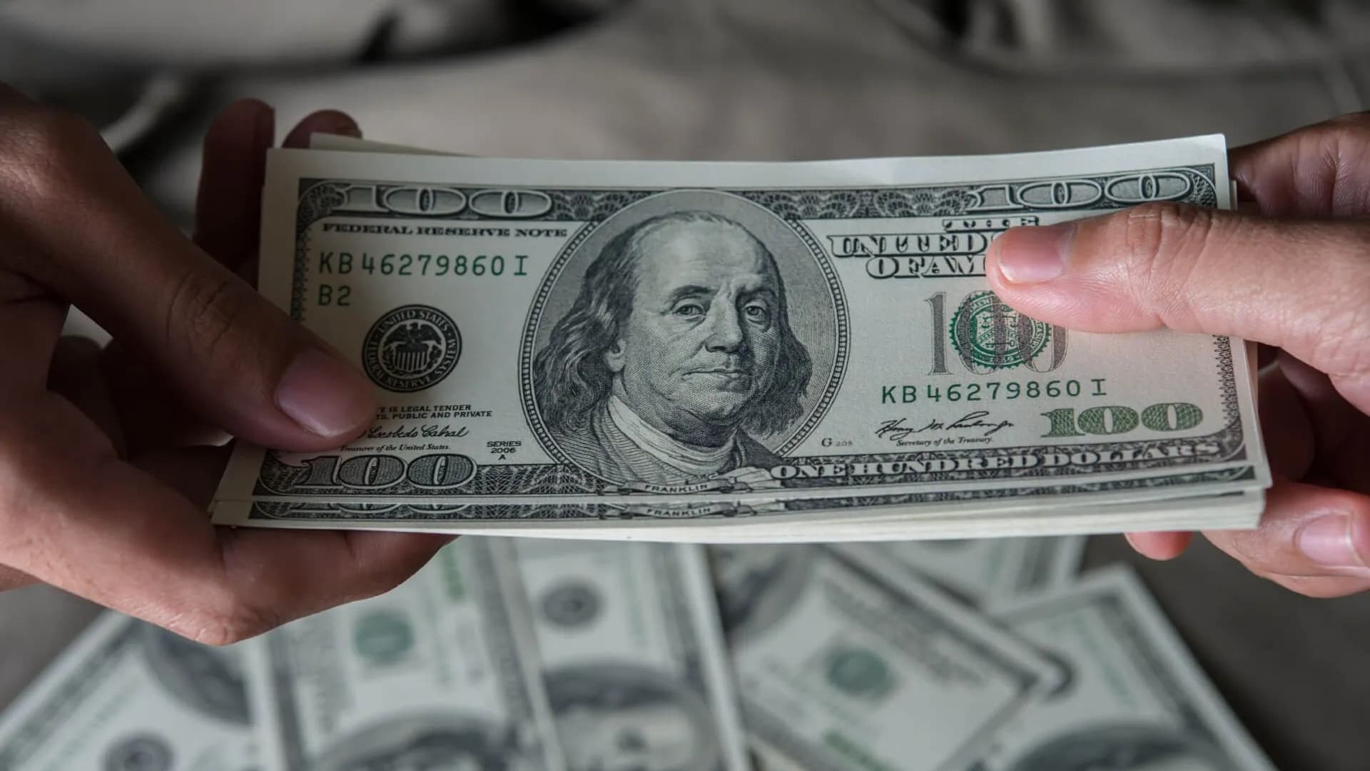 photologuephotos2023-07dolarjpg