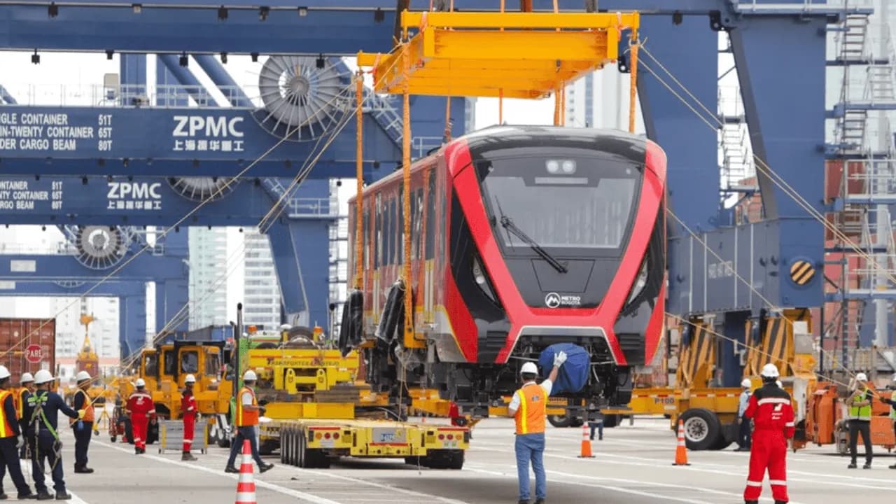 Llegada del metro al puerto
