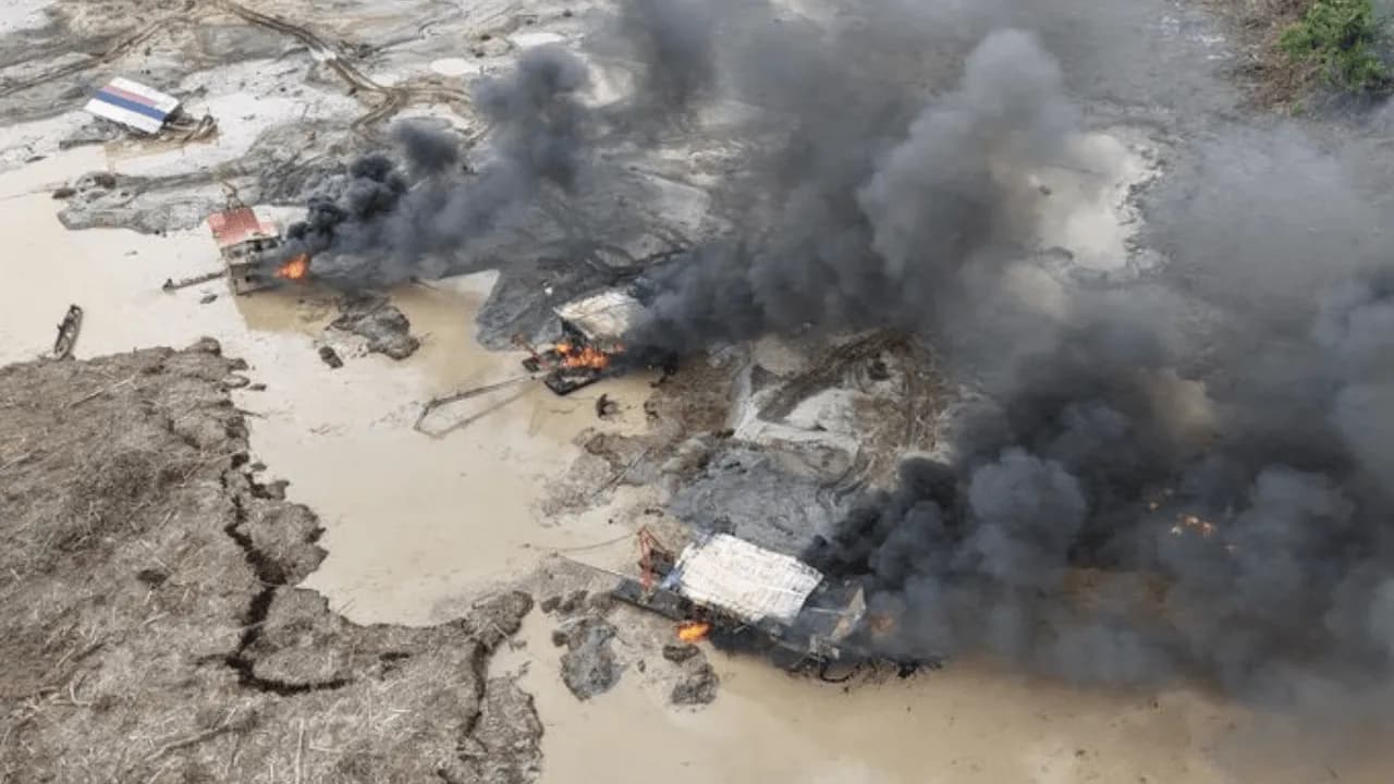 Ejército Nacional destruye maquinaria de minería ilegal en Chocó y afecta al Clan del Golfo por 38.000 millones