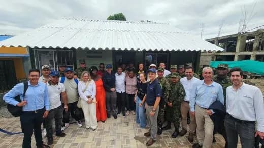 Grupo Argos y Nicky Jam entregan en Quibdó la primera de las 1.000 viviendas de "Adopta un Hogar"