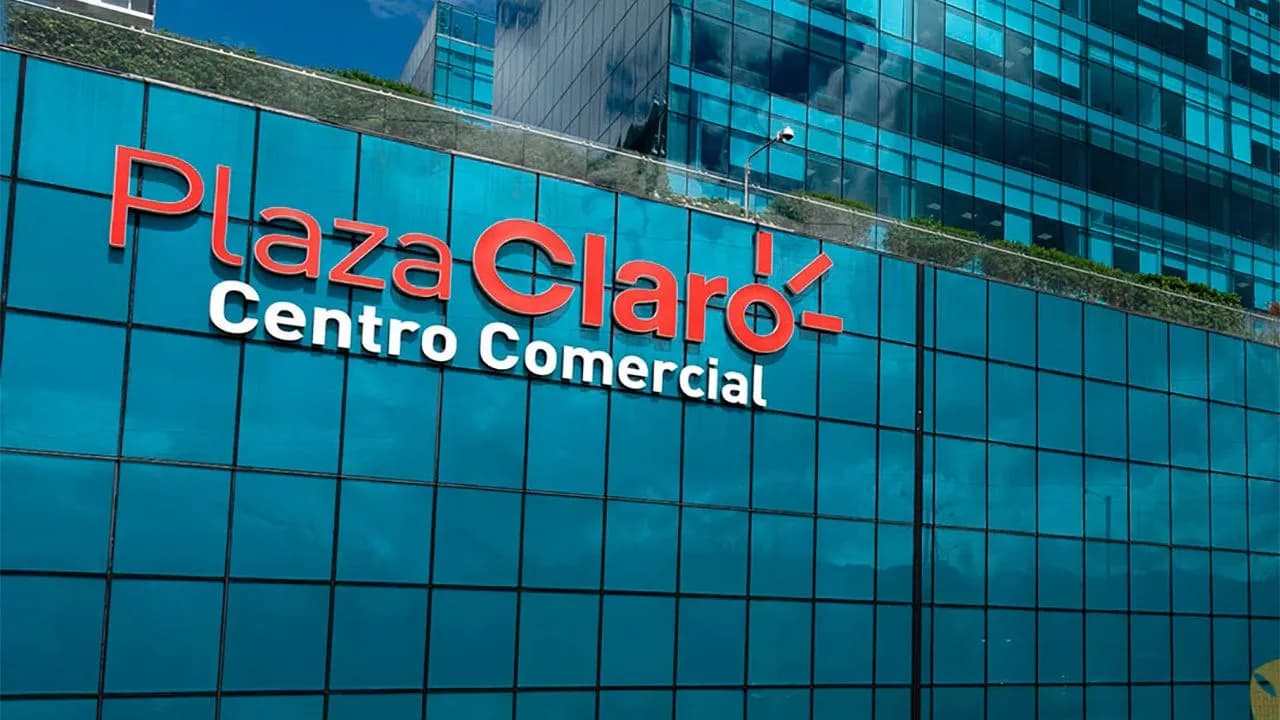 Denuncian robo masivo en el parqueadero de Plaza Claro durante el partido de Colombia. Créditos: redes sociales