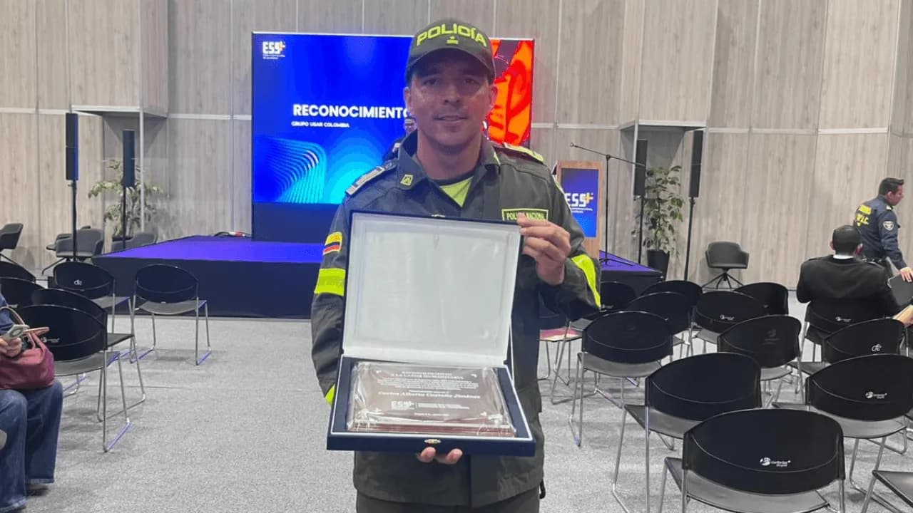 Silencio y tecnología: así se buscan sobrevivientes entre los escombros tras un terremoto