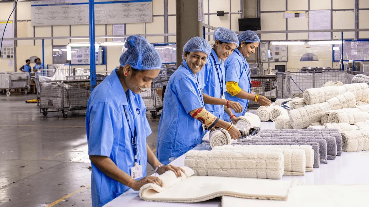 Sube el recargo dominical al 90 por ciento y se acerca la jornada laboral de 42 horas: estos son los cambios en Colombia