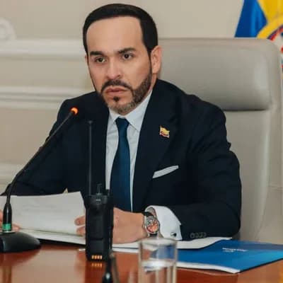 De la Espriella se sienta con Marval para empezar el plan de las megacárceles