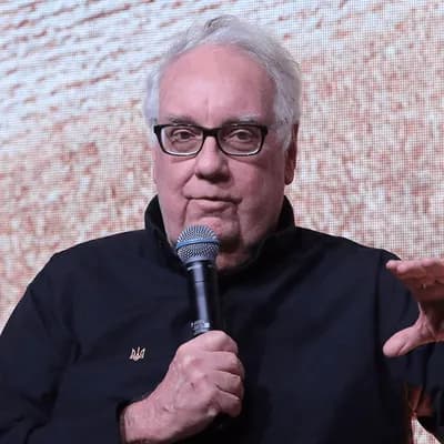¿Quién es el filántropo que acompañó a Shakira a Chocó? Howard Buffett y su histórica relación con Colombia