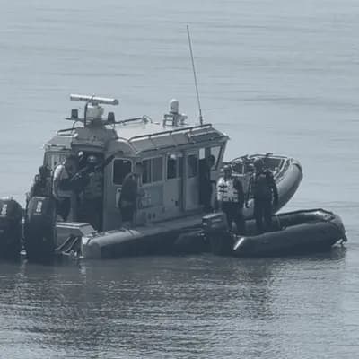 Armada rescata a diez personas tras el hundimiento de una embarcación en el Golfo de Urabá: entre ellos hay un menor de 13 años
