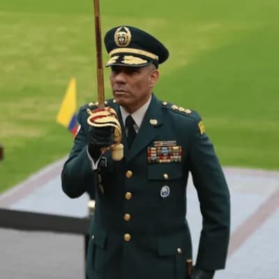 El general en retiro Eduardo Zapateiro habría aceptado ante un juez un hecho que ahora niega tras su investigación por presunto acoso sexual 