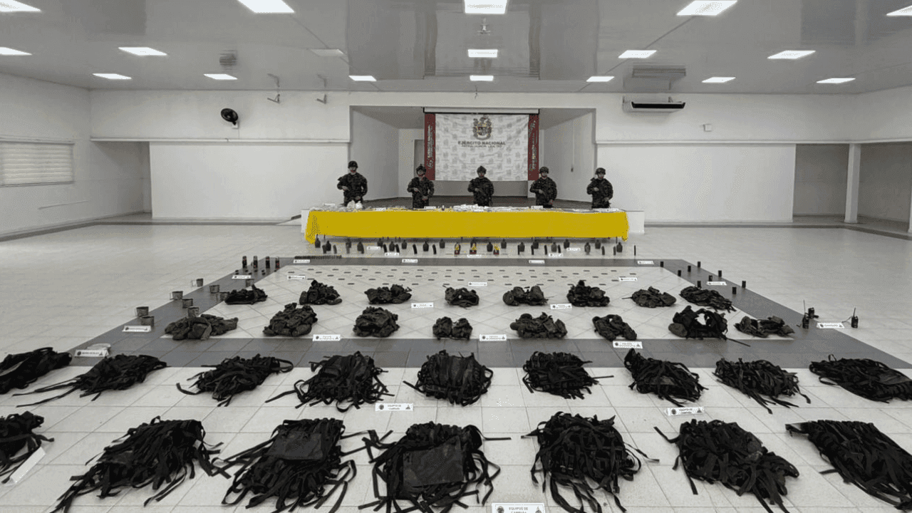 Ejército encuentra explosivos ocultos en termos durante operativo contra las disidencias en Casanare: había material de guerra e insumos médicos
