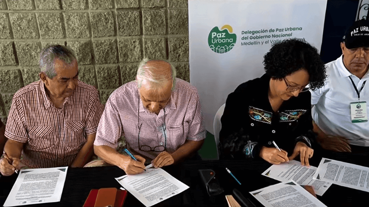 Gobierno Petro retoma conversaciones con bandas urbanas de Medellín luego de la polémica registrada en la cárcel de Itagüí.