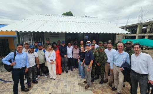 Grupo Argos y Nicky Jam entregan en Quibdó la primera de las 1.000 viviendas de "Adopta un Hogar"