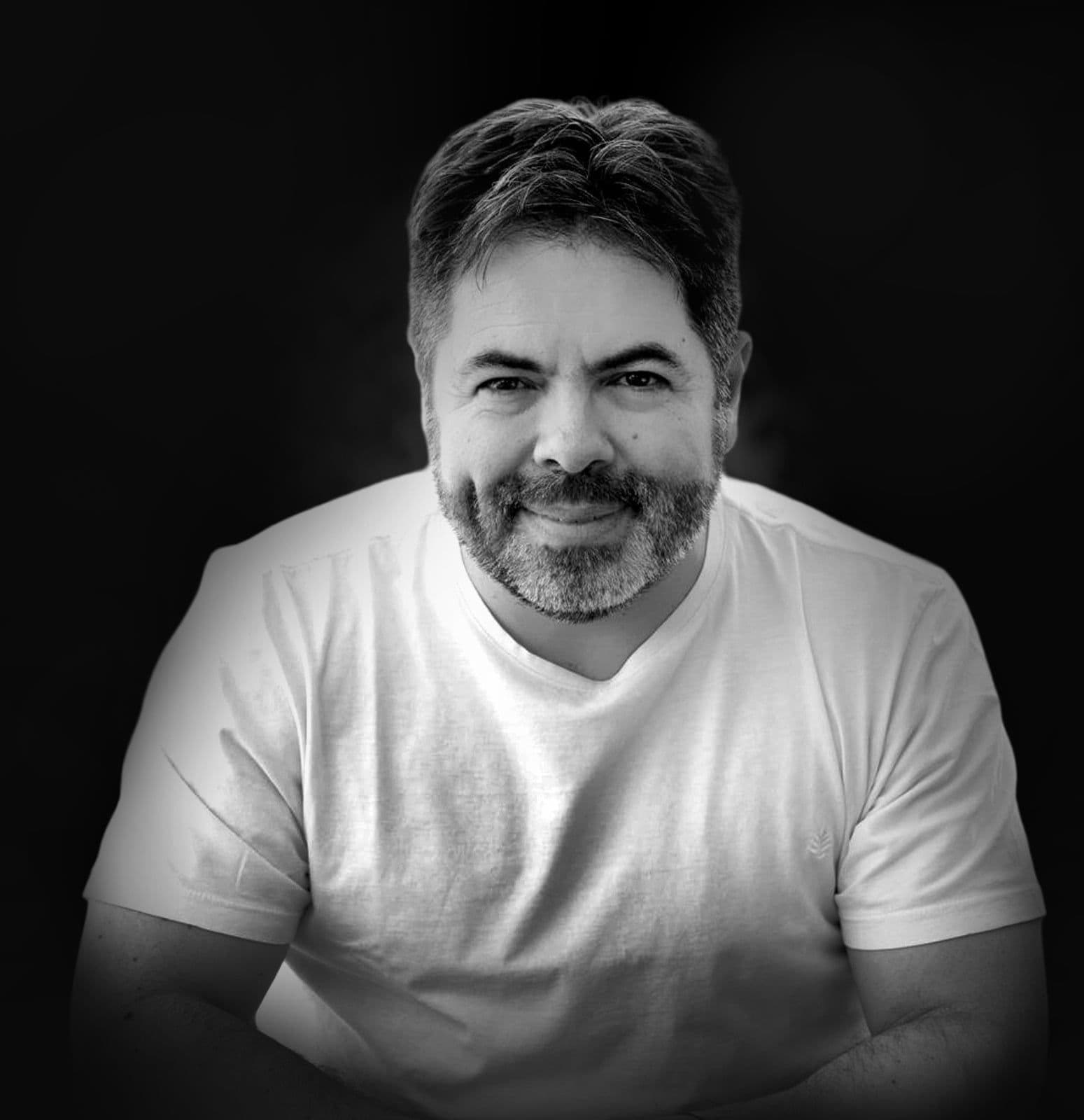 Efrén Martínez Efrén Martínez