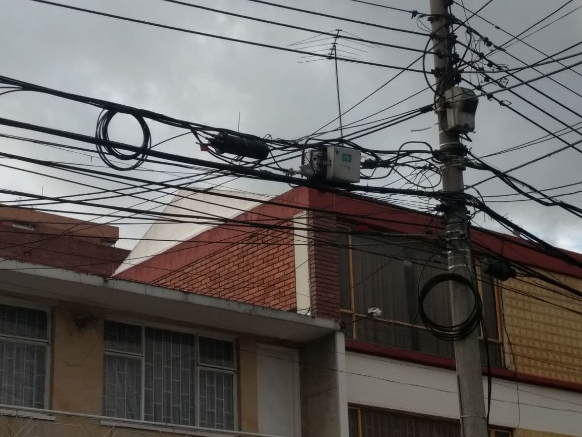 "Enel ha maltratado a Bogotá de muchas formas": las críticas por soterrar los cables de energía de la capital "Enel ha maltratado a Bogotá de muchas formas": las críticas por soterrar los cables de energía de la capital