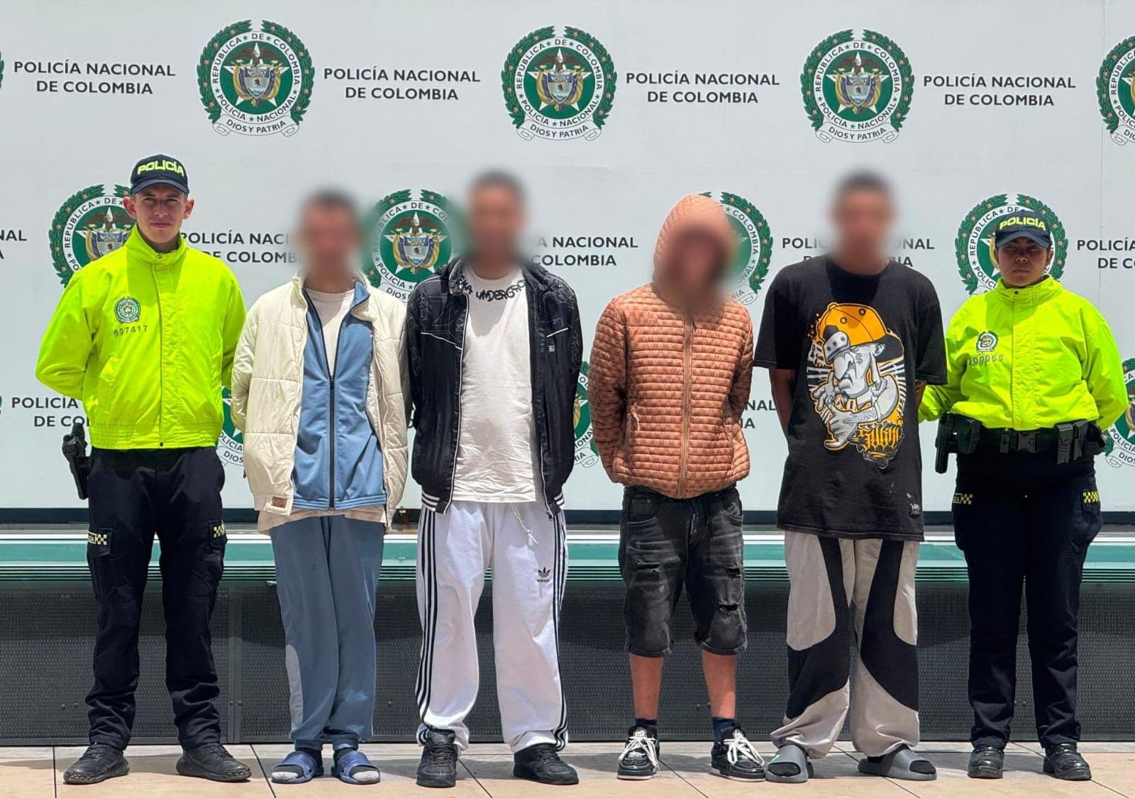 Escondían marihuana entre los árboles y bajo tierra para evadir los controles de la Policía Escondían marihuana entre los árboles y bajo tierra para evadir los controles de la Policía